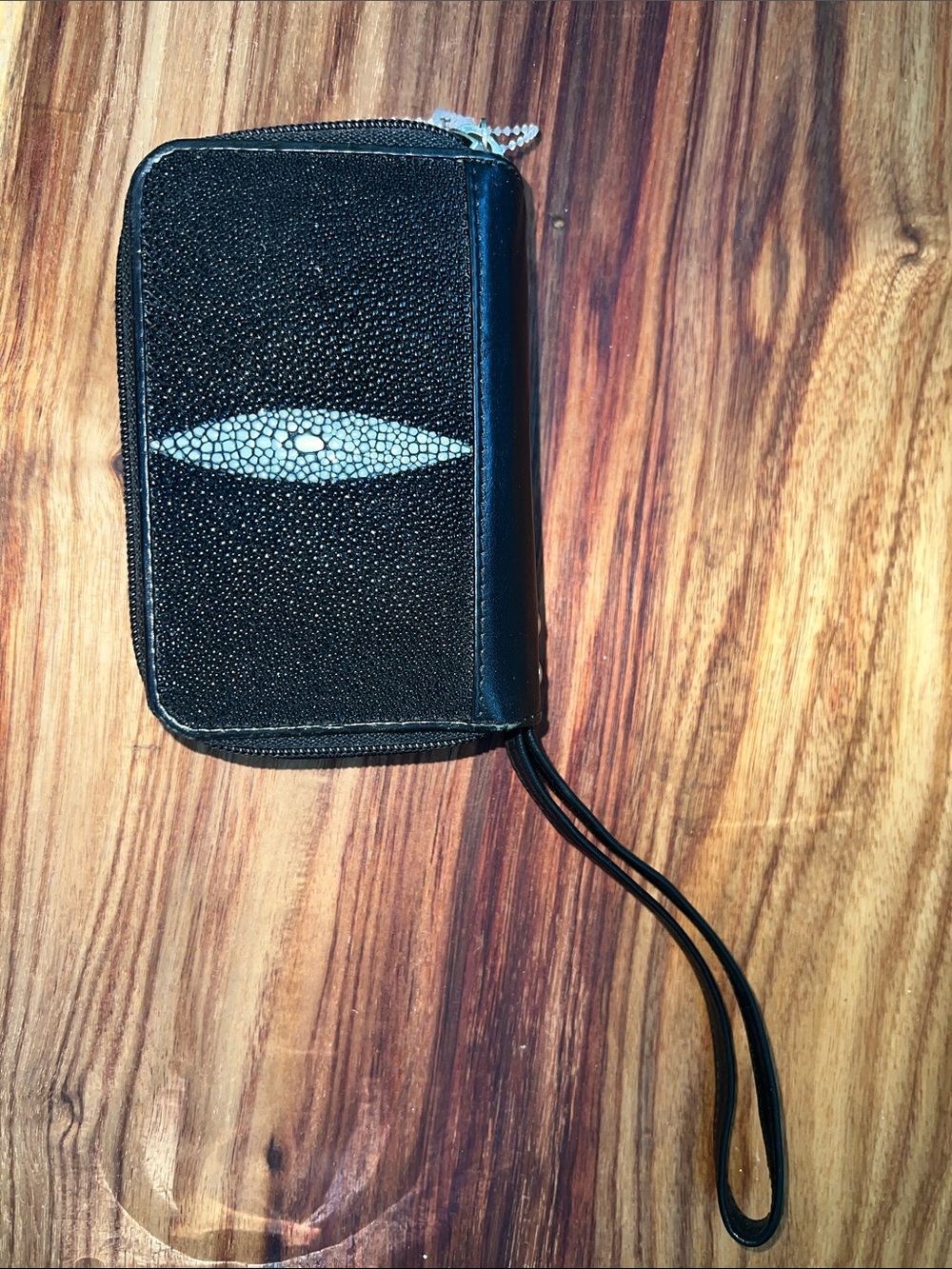 Amphorn Genuine Stingray Leather Black Zip Wristlet Wallet